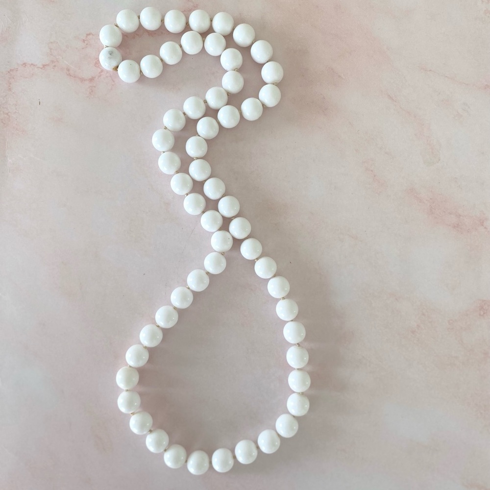 Vintage White Beaded Necklace